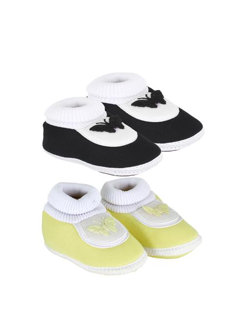 set of 2 booties - 17251587 - Very Small Image - 1