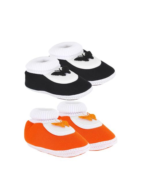 set of 2 booties - 17251589 - Very Small Image - 1
