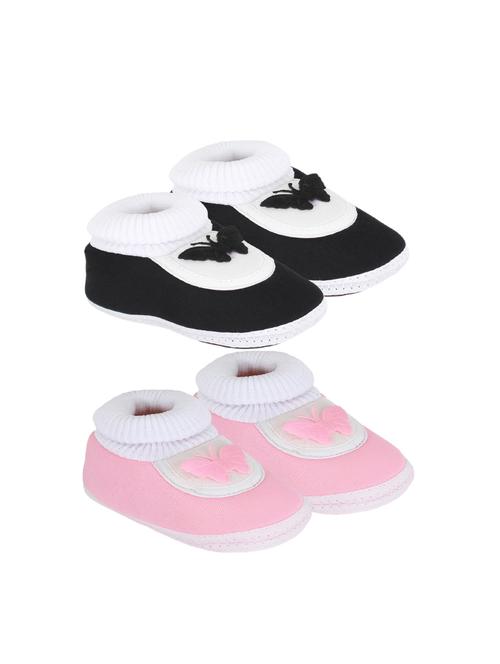 set of 2 booties - 17251591 - Very Small Image - 1