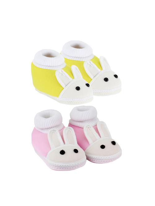 set of 2 booties - 17251629 - Very Small Image - 1