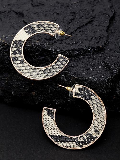 multi colored metal hoop earring - 17289420 - Very Small Image - 1