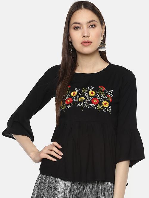 embroidered detail round neck top - 17359460 - Very Small Image - 1