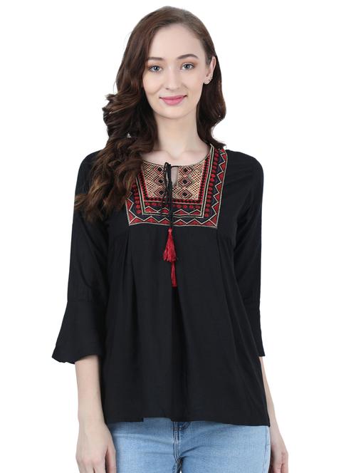 tie up embroidered neck top - 17383400 - Very Small Image - 1