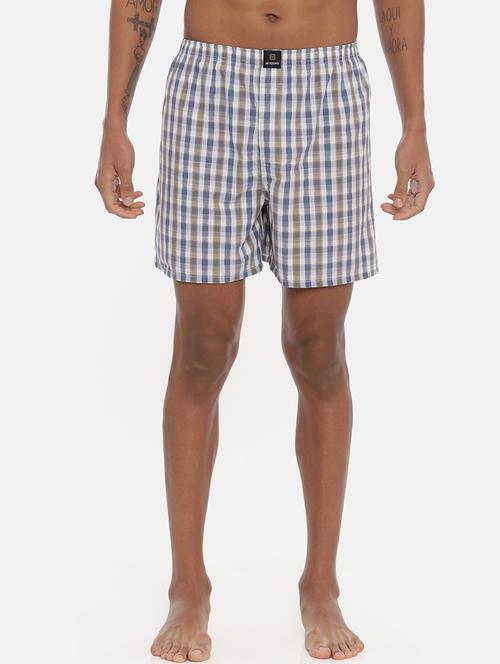 white checkered boxer - 17405411 - Very Small Image - 1