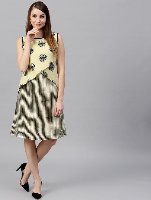 round neck floral a-line dress - 17434689 - Very Small Image - 1