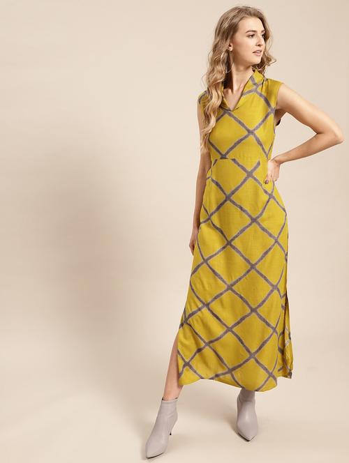 v-neck checkered maxi dress - 17434732 - Very Small Image - 1