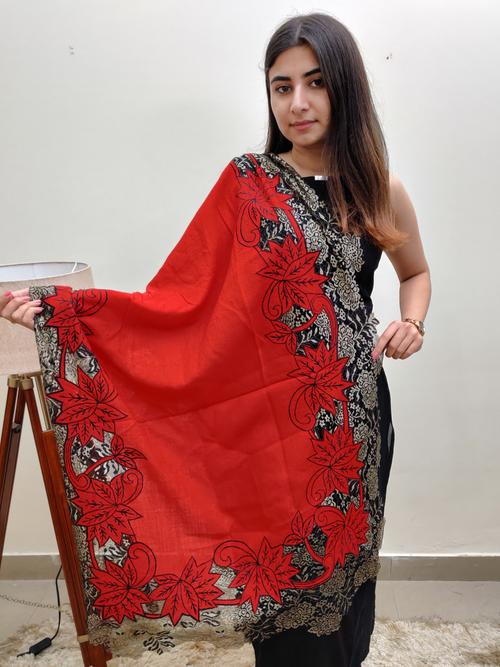 black women shawl . - 17449762 - Very Small Image - 1