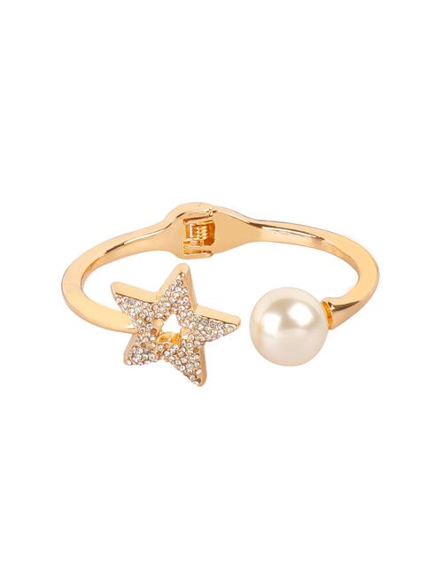 gold metal cuffs bracelet - 17468929 - Very Small Image - 1