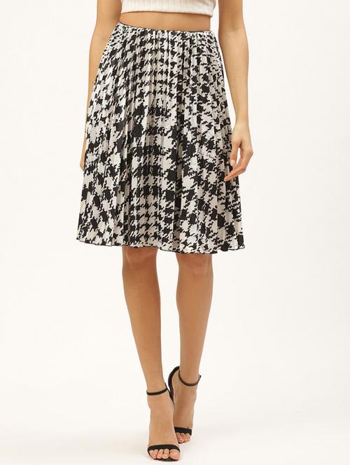 high rise abstract a-line skirt - 17521103 - Very Small Image - 1