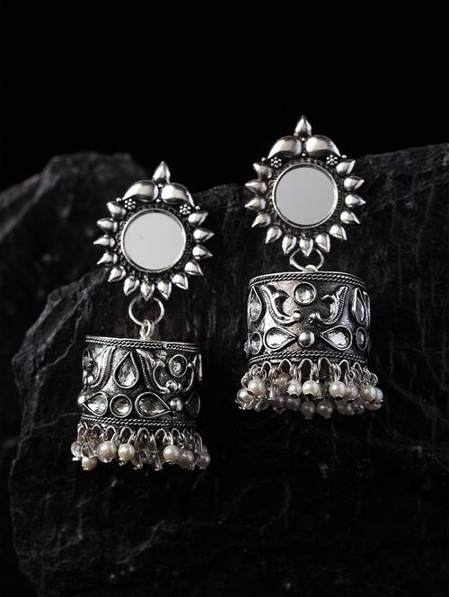 silver brass jhumka earring - 17531250 - Very Small Image - 1
