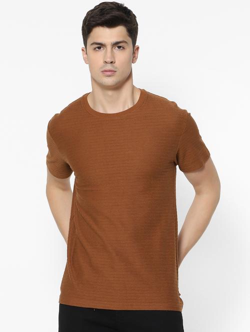 brown self design t-shirt - 17542436 - Very Small Image - 1
