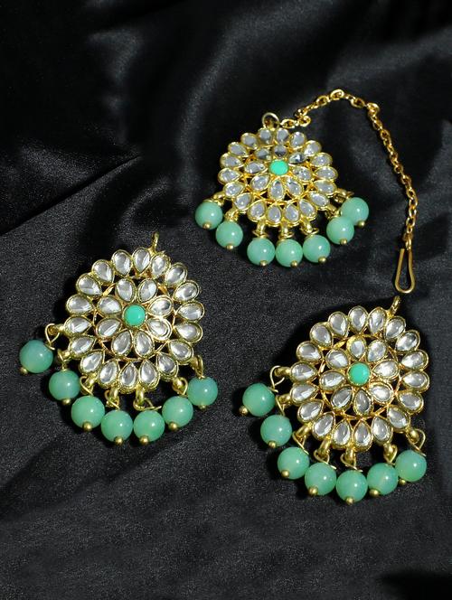 green metal maang teeka with earring set - 17562776 - Very Small Image - 1