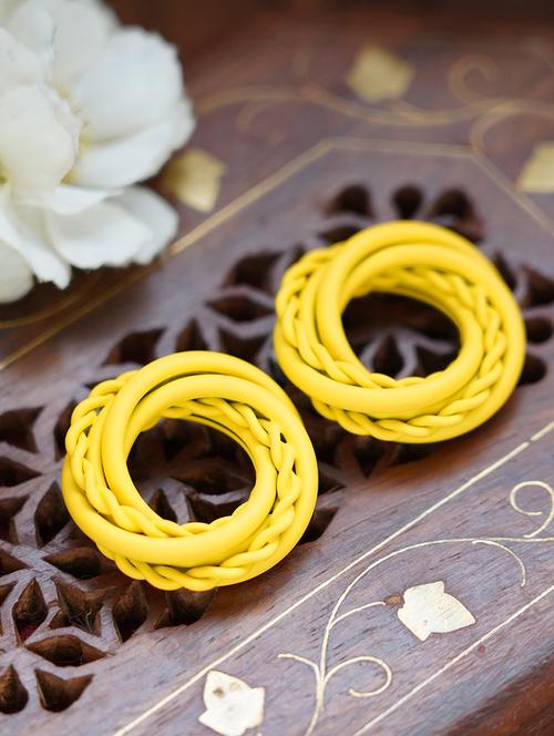 yellow rubber studs earring - 17567060 - Very Small Image - 1