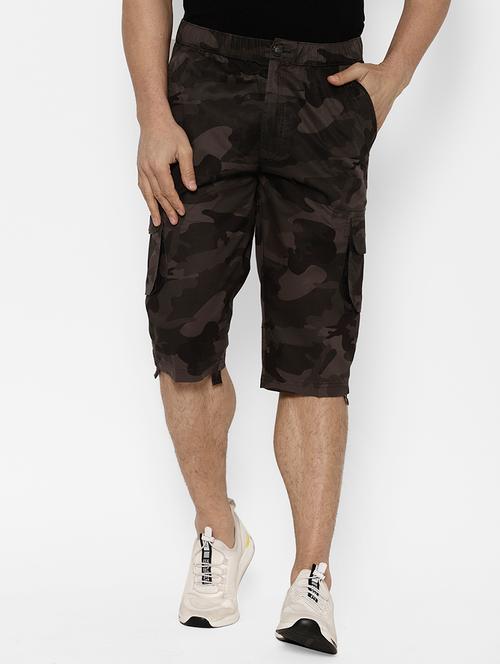 olive green camouflage three - fourths - 17570692 - Very Small Image - 1