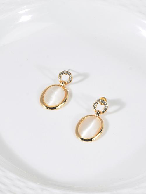 gold metal drop earring - 17590569 - Very Small Image - 1