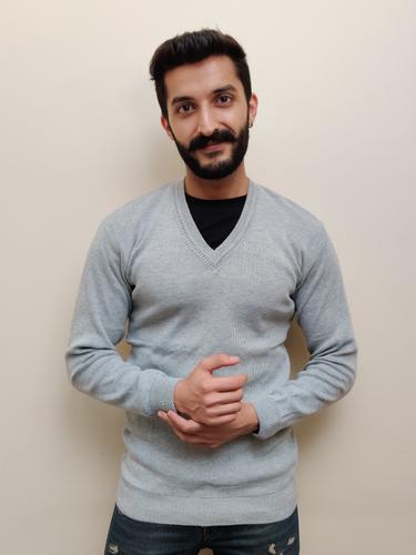 grey men woolen sweater - 17636869 - Very Small Image - 1