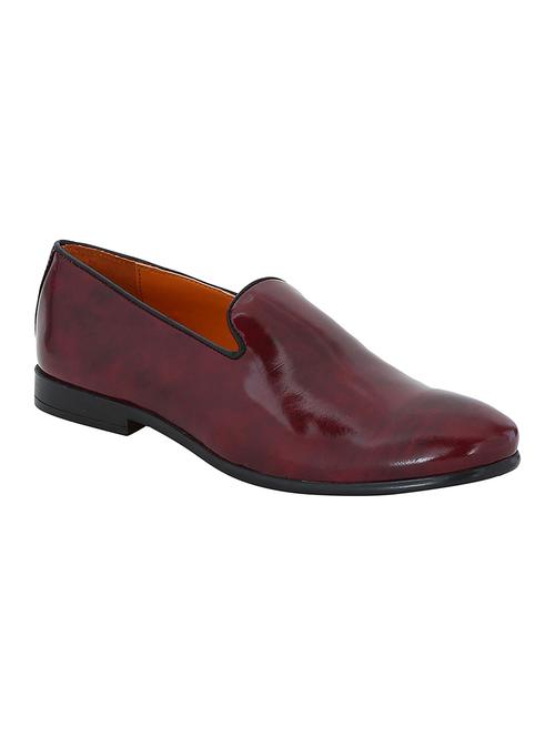 red leather slip on shoes - 17653464 - Very Small Image - 1