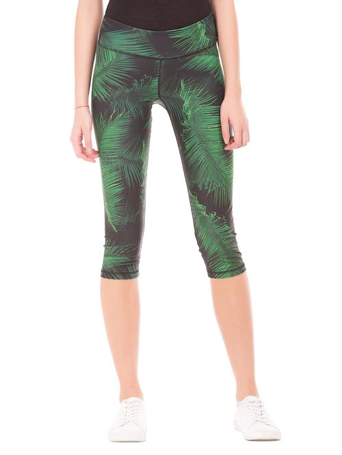 mid rise printed capri - 17666933 - Very Small Image - 1