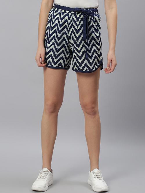 tie front chevron short - 17668681 - Very Small Image - 1