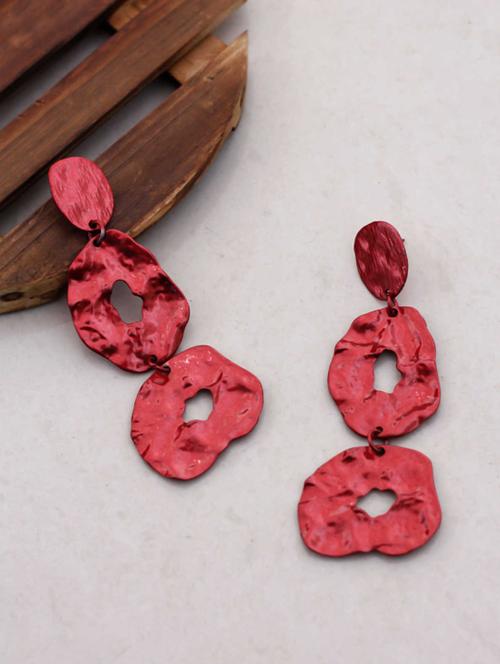 red metal drop earring - 17678711 - Very Small Image - 1