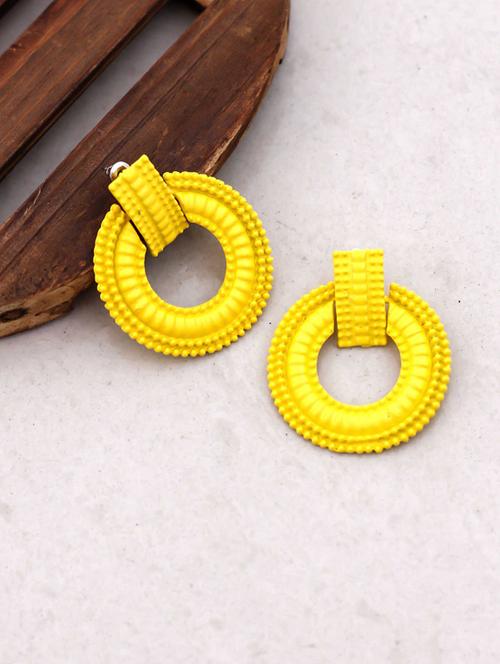 yellow metal drop earring - 17678712 - Very Small Image - 1