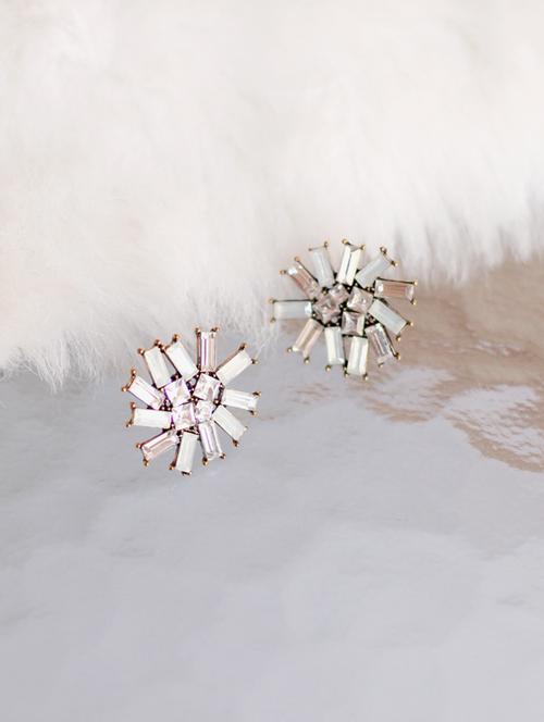 silver glass studs earring - 17678730 - Very Small Image - 1