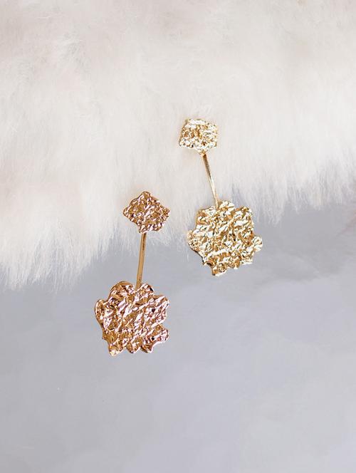 gold metal drop earring - 17678733 - Very Small Image - 1