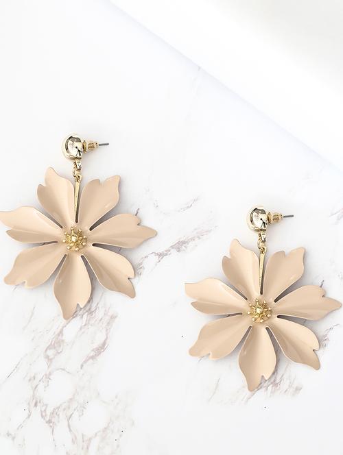beige metal drop earring - 17678832 - Very Small Image - 1