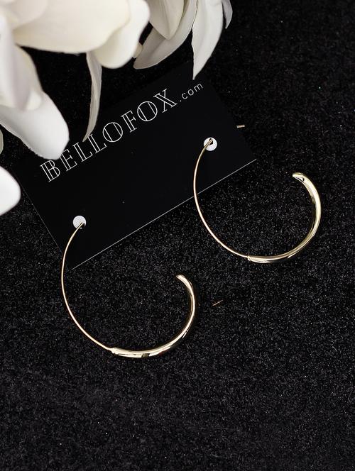 gold metal hoop earring - 17678888 - Very Small Image - 1