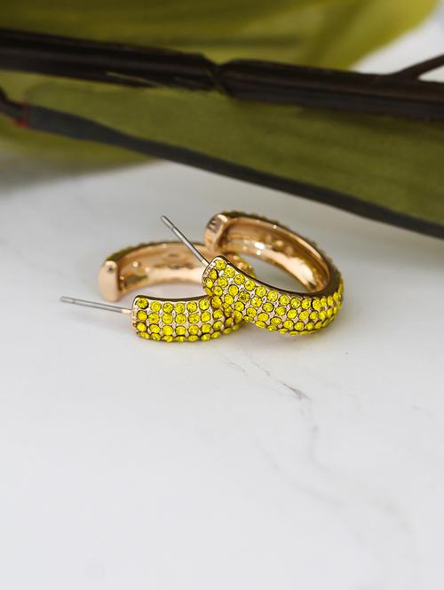 yellow metal hoop earring - 17678890 - Very Small Image - 1