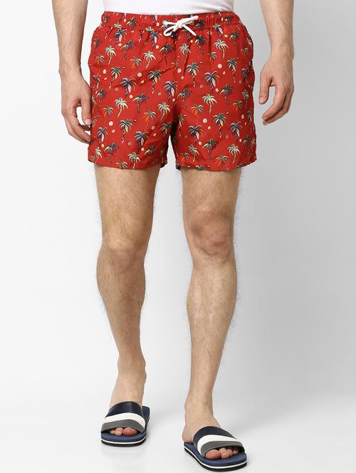 red printed shorts - 17692259 - Very Small Image - 1