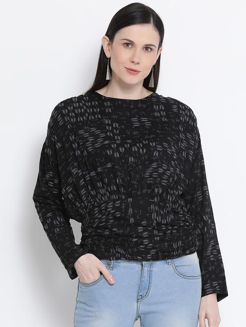 abstract printed round neck top - 17715296 - Very Small Image - 1