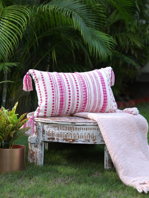 ivory and fuschia pillow style cushion cover with tassels - 17735337 - Very Small Image - 1