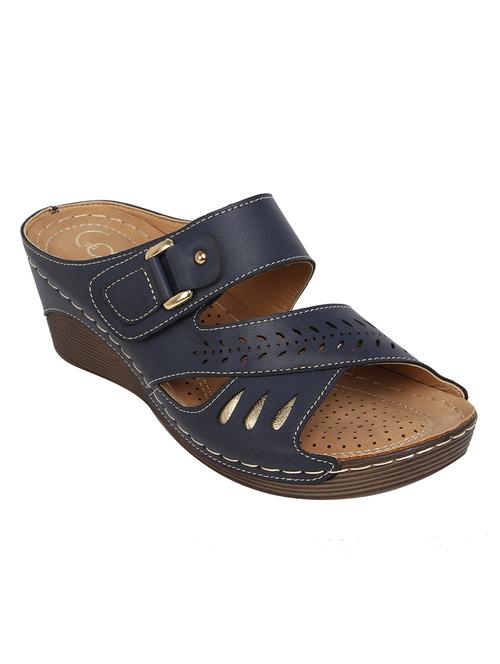 cut out comfy slip ons - 17738706 - Very Small Image - 1