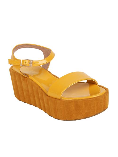 yellow back strap wedge - 17738751 - Very Small Image - 1