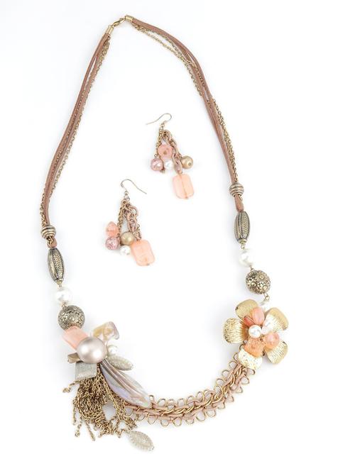 gold metal necklaces and earrings - 17757392 - Very Small Image - 1