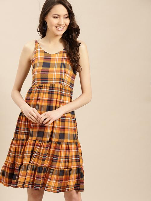 v-neck checkered tiered dress - 17770113 - Very Small Image - 1
