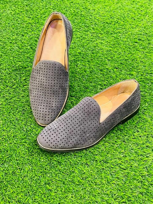 grey sport shoes - 17779163 - Very Small Image - 1