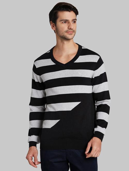 black striped pullover - 17804561 - Very Small Image - 1