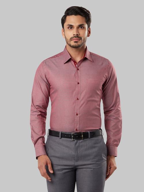 red checkered formal shirt - 17805187 - Very Small Image - 1
