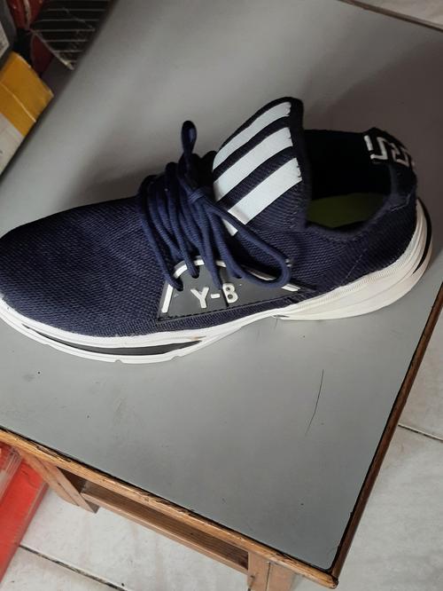 sports shoes - 17817685 - Very Small Image - 1
