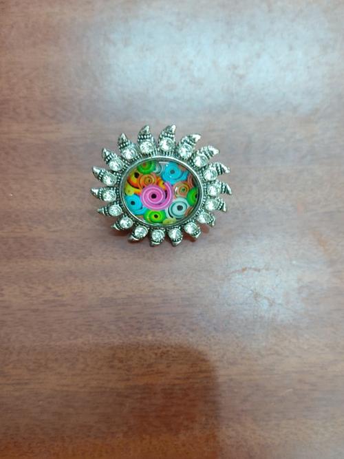 hand ring - 17824965 - Very Small Image - 1