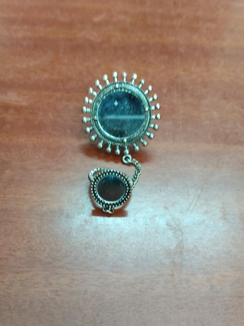 hand ring - 17824969 - Very Small Image - 1
