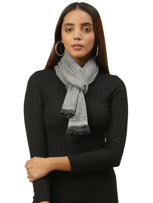 grey wool scarf - 17834477 - Very Small Image - 1
