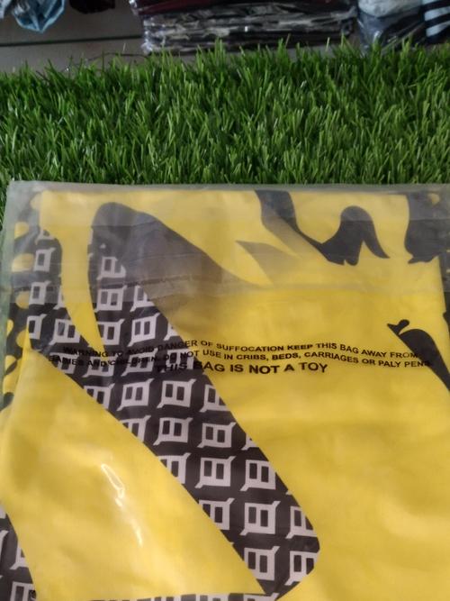 yellow giza tshirt - 17835220 - Very Small Image - 1