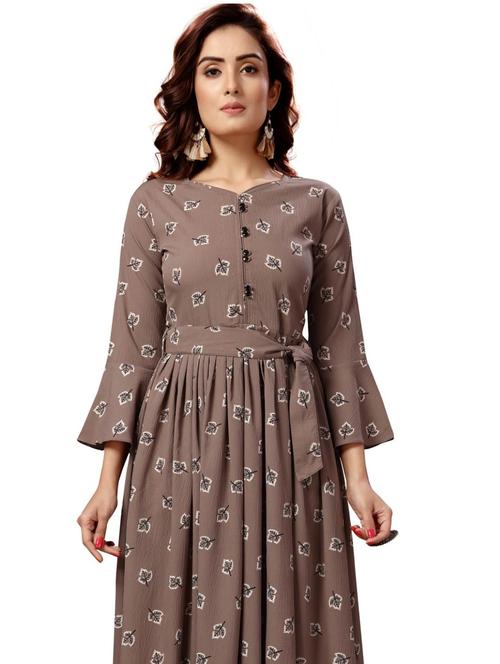 gold silk gown - 17835857 - Very Small Image - 1