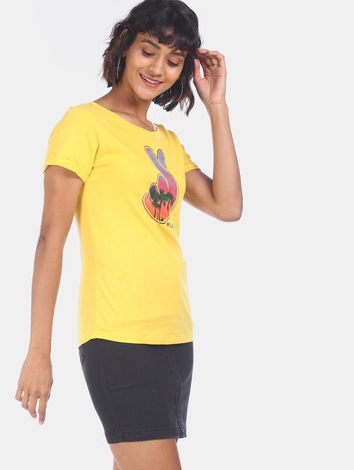 round neck graphic tee - 17836787 - Very Small Image - 1