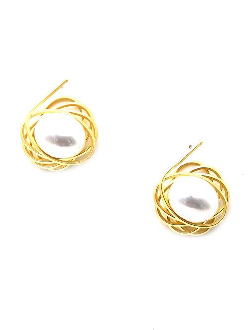 gold metal studs earring - 17862665 - Very Small Image - 1