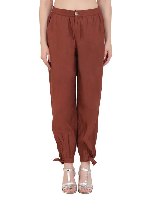 super comfortable tan trousers with a - 17867678 - Very Small Image - 1