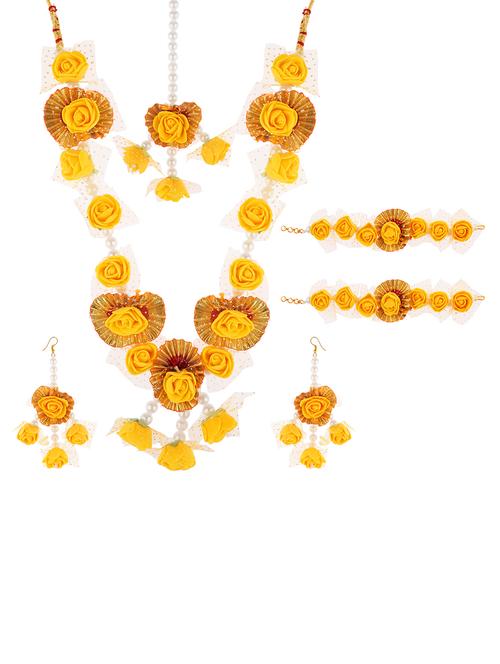 yellow metal set - 17894172 - Very Small Image - 1